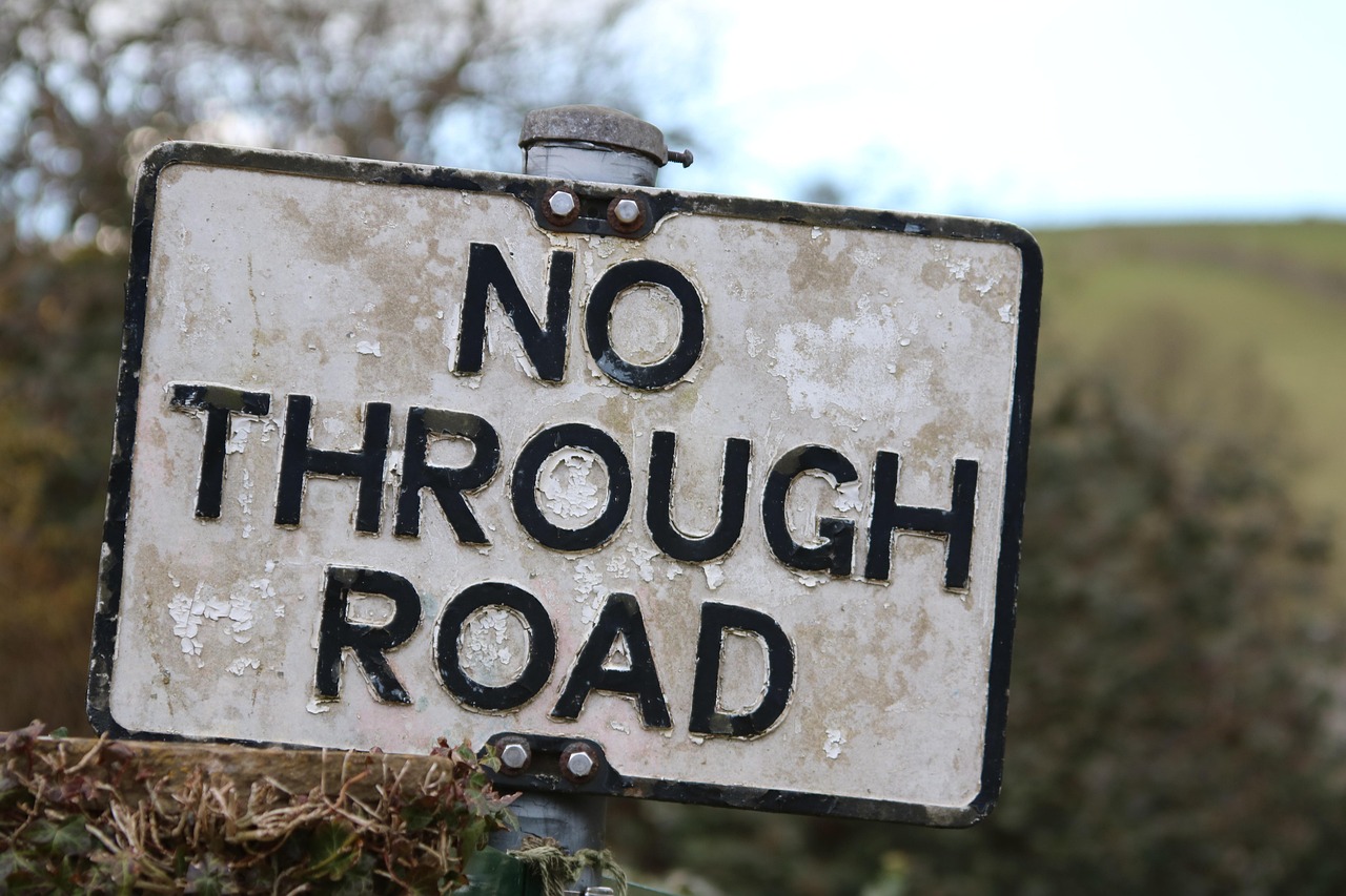 No through road sign cotswolds country lane
